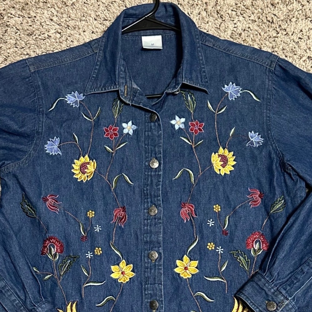 Floral Embroidered Denim Shirt Womens M Denim Blue Excellent Roll Tab Sleeve